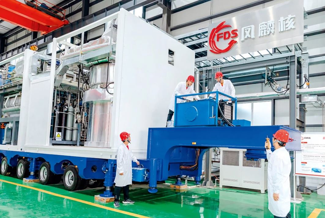 В Китае начали испытывать прототип атомного реактора на грузовике - 1