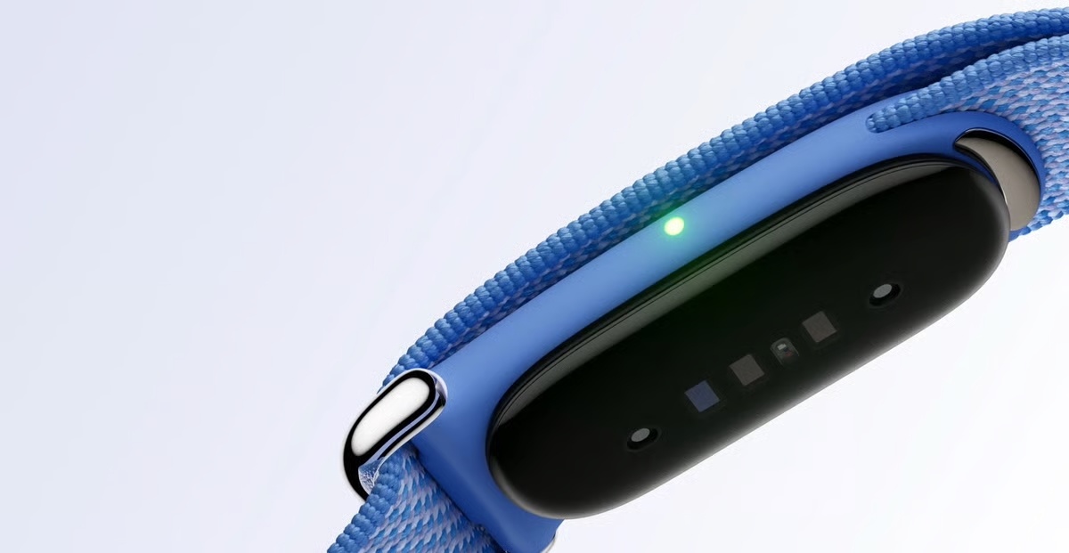 Google представила фитнес-браслет Fitbit Air без дисплея и с подпиской - 2