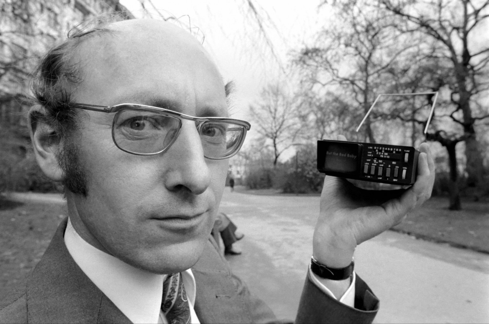 Энергичный, неутомимый и во многом неповторимый: сэр Клайв вместе с TV80. Источник: Ars Technica.