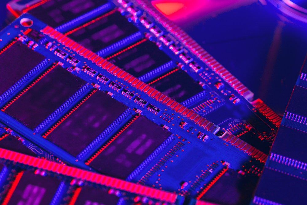 Против Samsung, Micron и SK Hynix подали коллективный иск за искусственный дефицит ОЗУ - 1