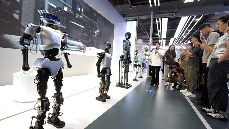 Внутри Robot Mall 