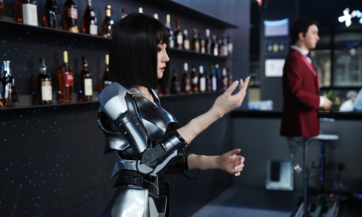 Роботизированный ресторан на территории Robot Mall