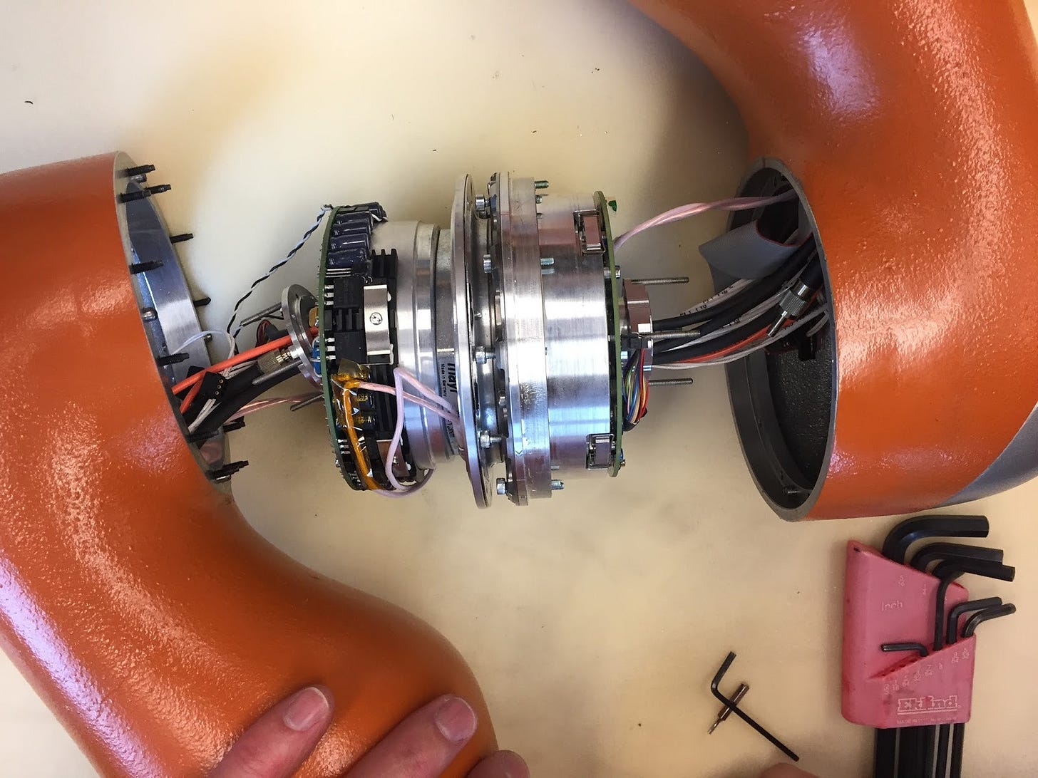 Один из суставов KUKA LWR IV (источник)