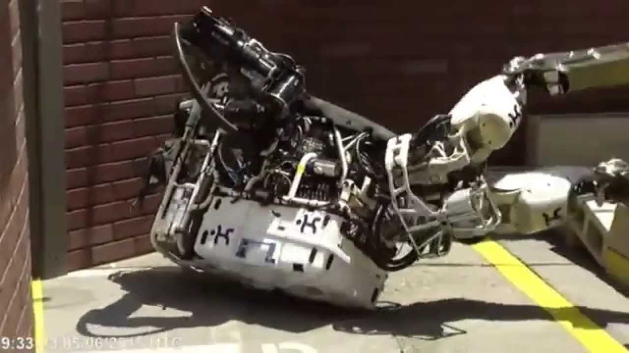 Эпические падения бедолаг на DARPA Robotics Challenge 