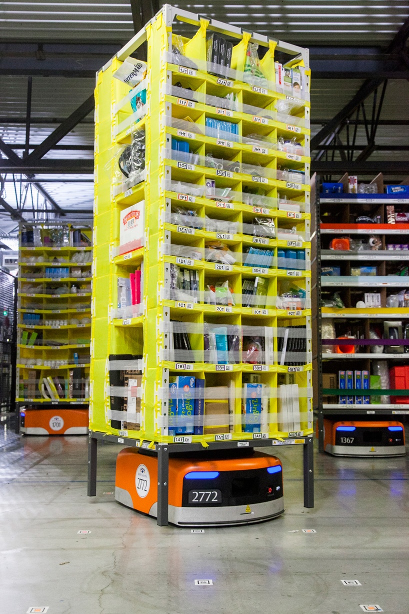 Склад Amazon