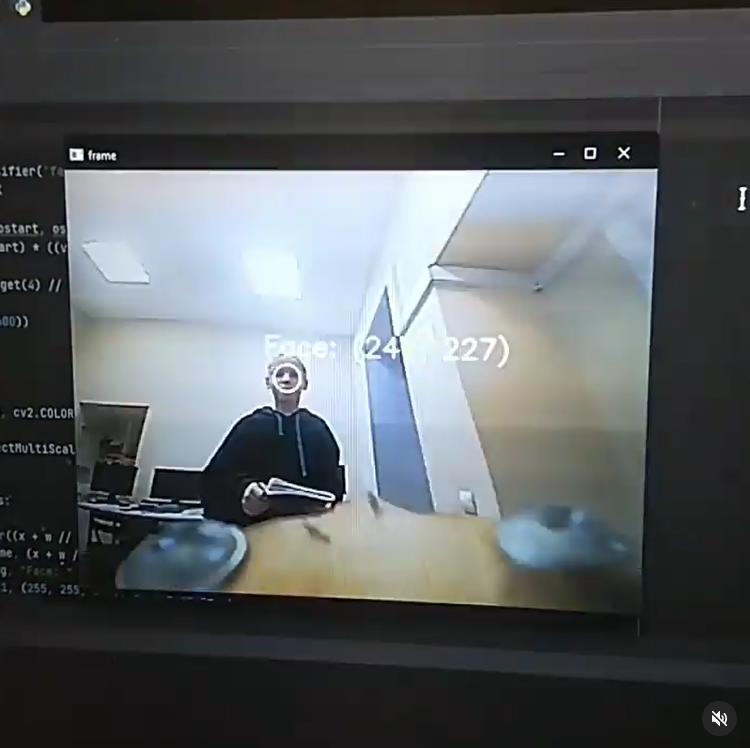Почти не осталось фото и видео об этой разработке. Но в скриншотах на ЯД удалось отыскать вот это. Эх, были же времена...