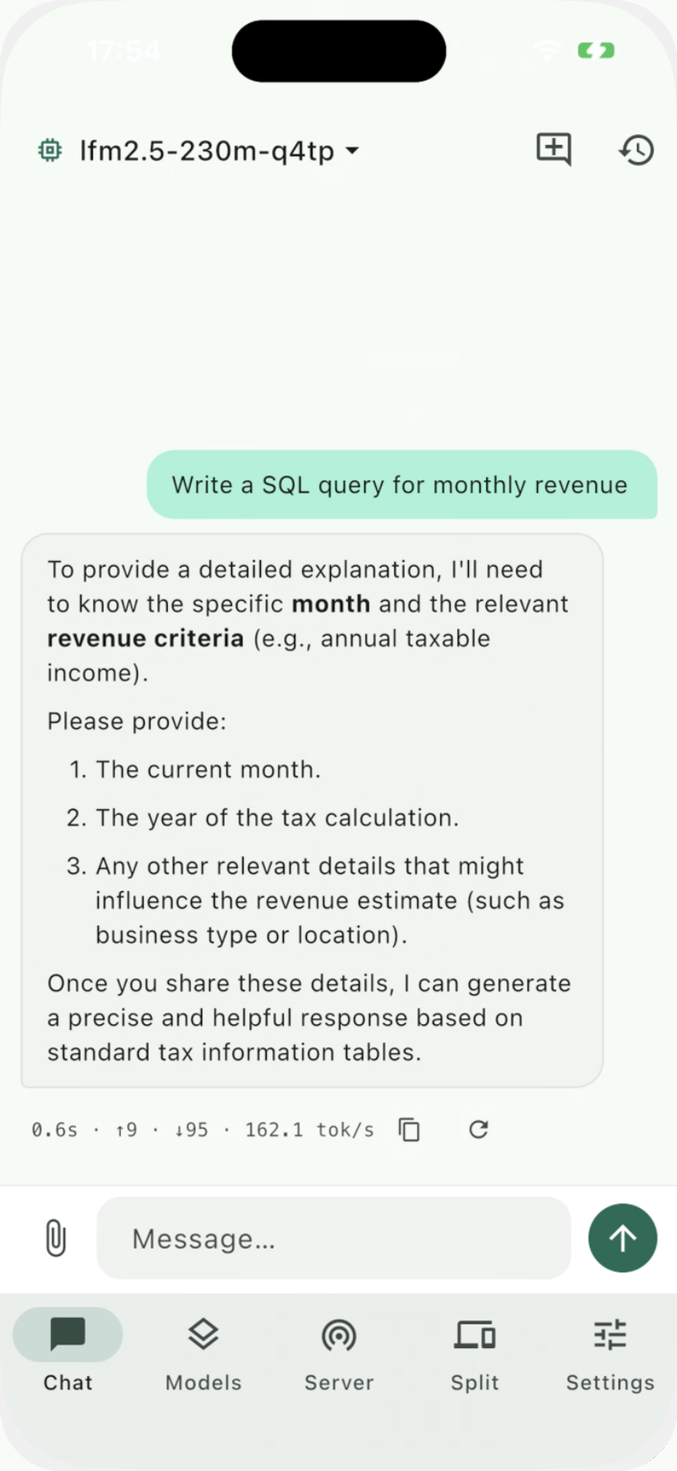 LFM2.5 230M Q4TP на iPhone — 162,1 tok/s в чате Cortiq